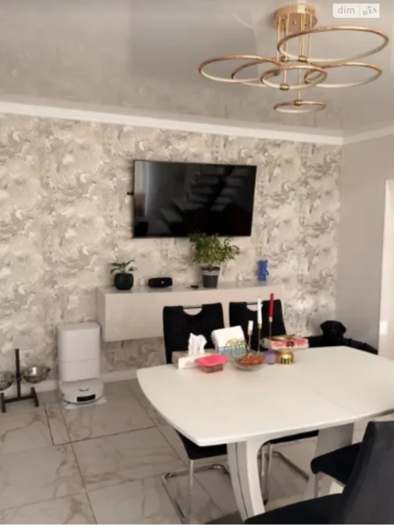 For Sale: Old Town House