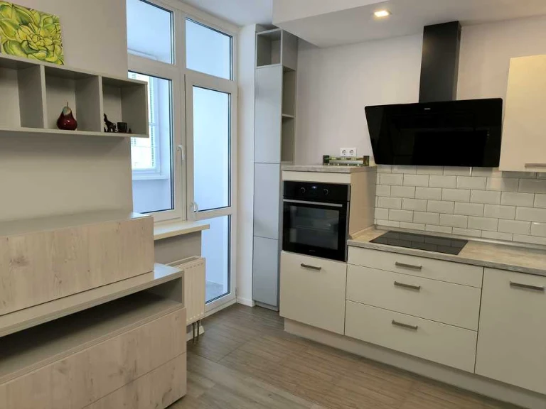 Apartment. Sim'yi Kulzhenkiv, 35, Kyiv.