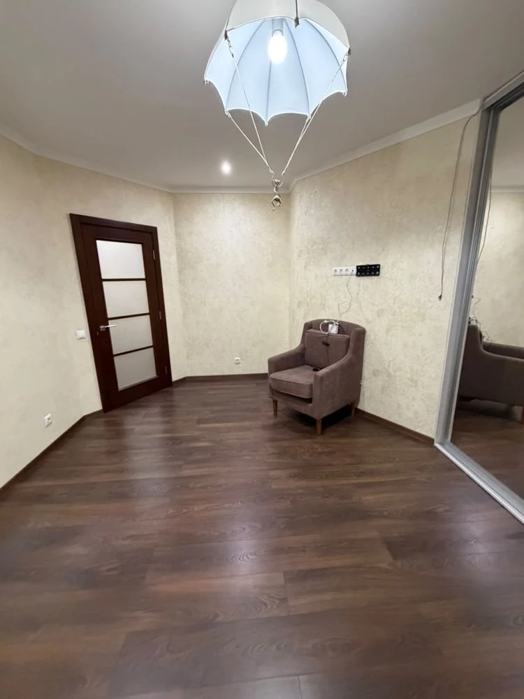 No commission! Sale of 2-bedroom apartment 98 sq m, Zhytomyr metro, 7 min walk