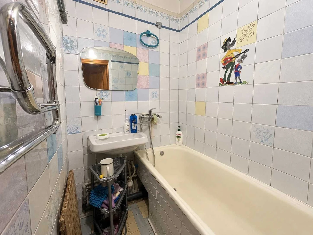 For sale 3-room apartment. Butchyms Street, 8a, Saltyovka metro.
