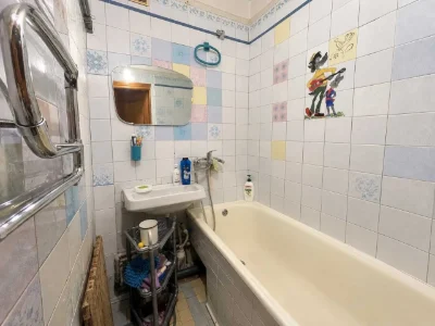 For sale 3-room apartment. Butchyms Street, 8a, Saltyovka metro.