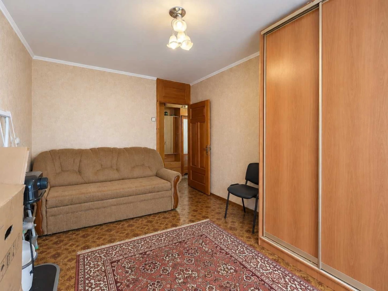For sale 3-room apartment. Butchyms Street, 8a, Saltyovka metro.