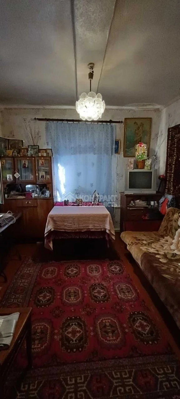 Продається окремий 5-кімнатний будинок, вул. Нижняя Гиївська