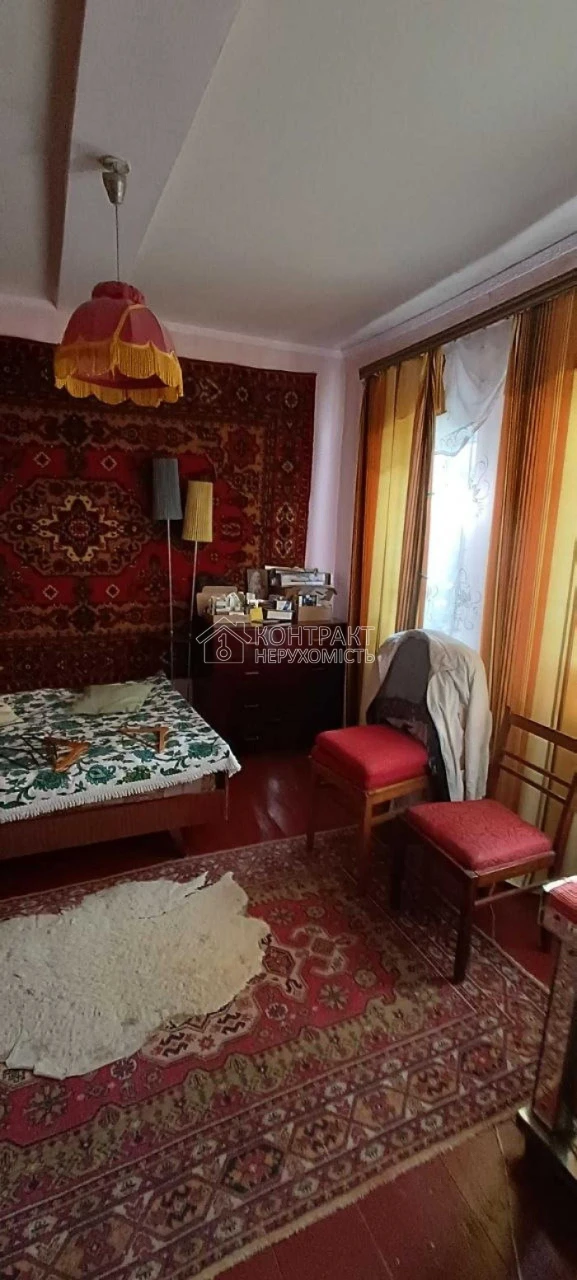 Продається окремий 5-кімнатний будинок, вул. Нижняя Гиївська