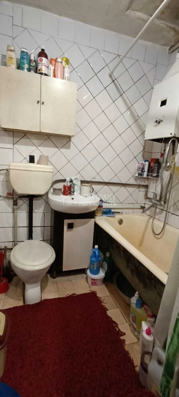Продається окремий 5-кімнатний будинок, вул. Нижняя Гиївська