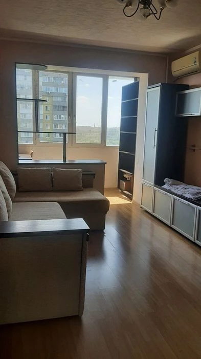 Продам 1-к квартиру на ж/м Тополь-3
