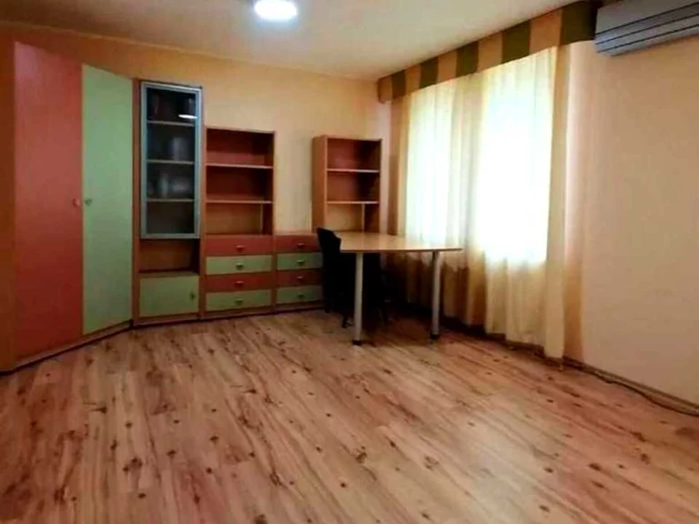 Квартира. Днепр, ул. (Свердлова)