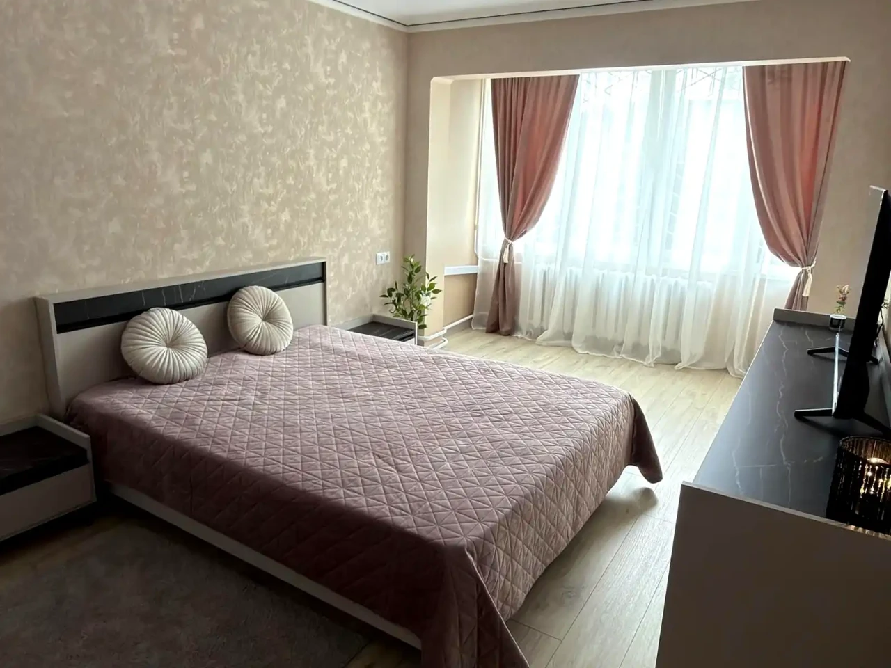 Оренда квартири 1-кімн. 32 м² 1/9 пов.