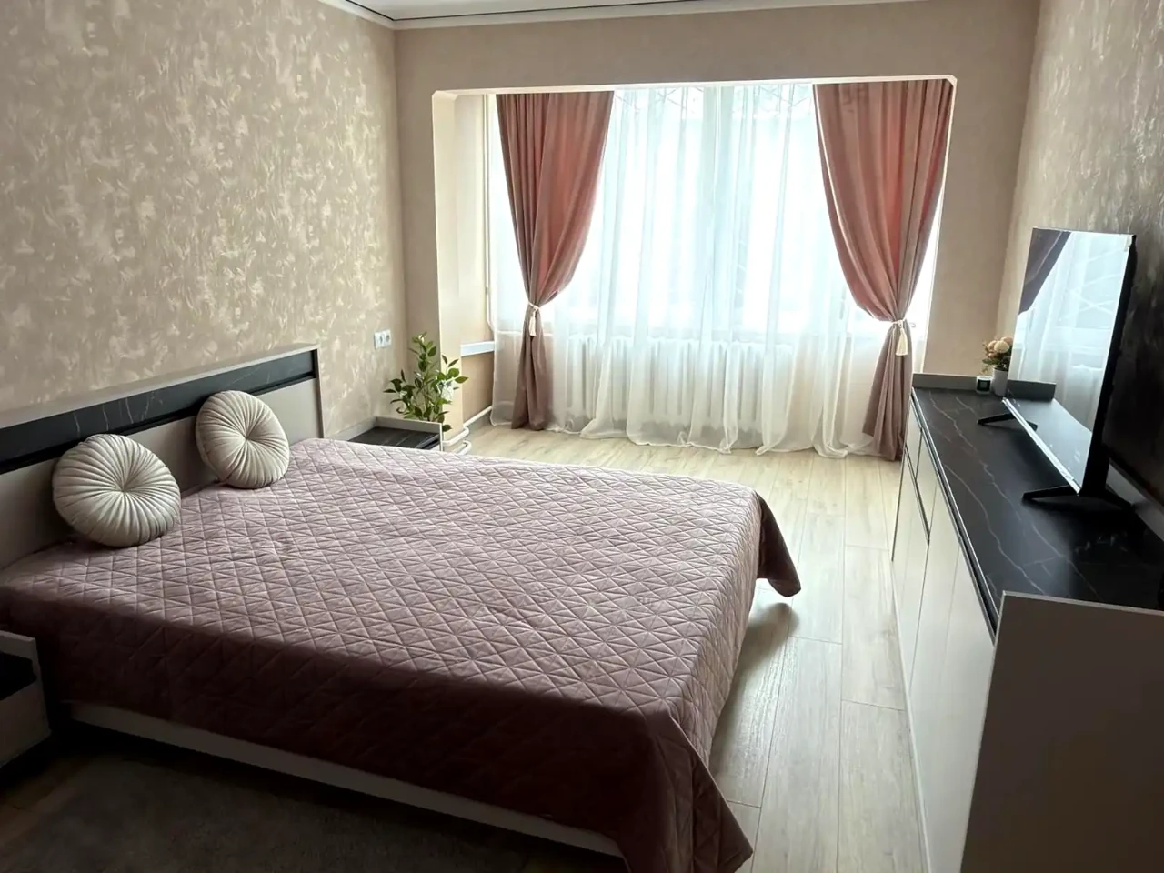 Оренда квартири 1-кімн. 32 м² 1/9 пов.