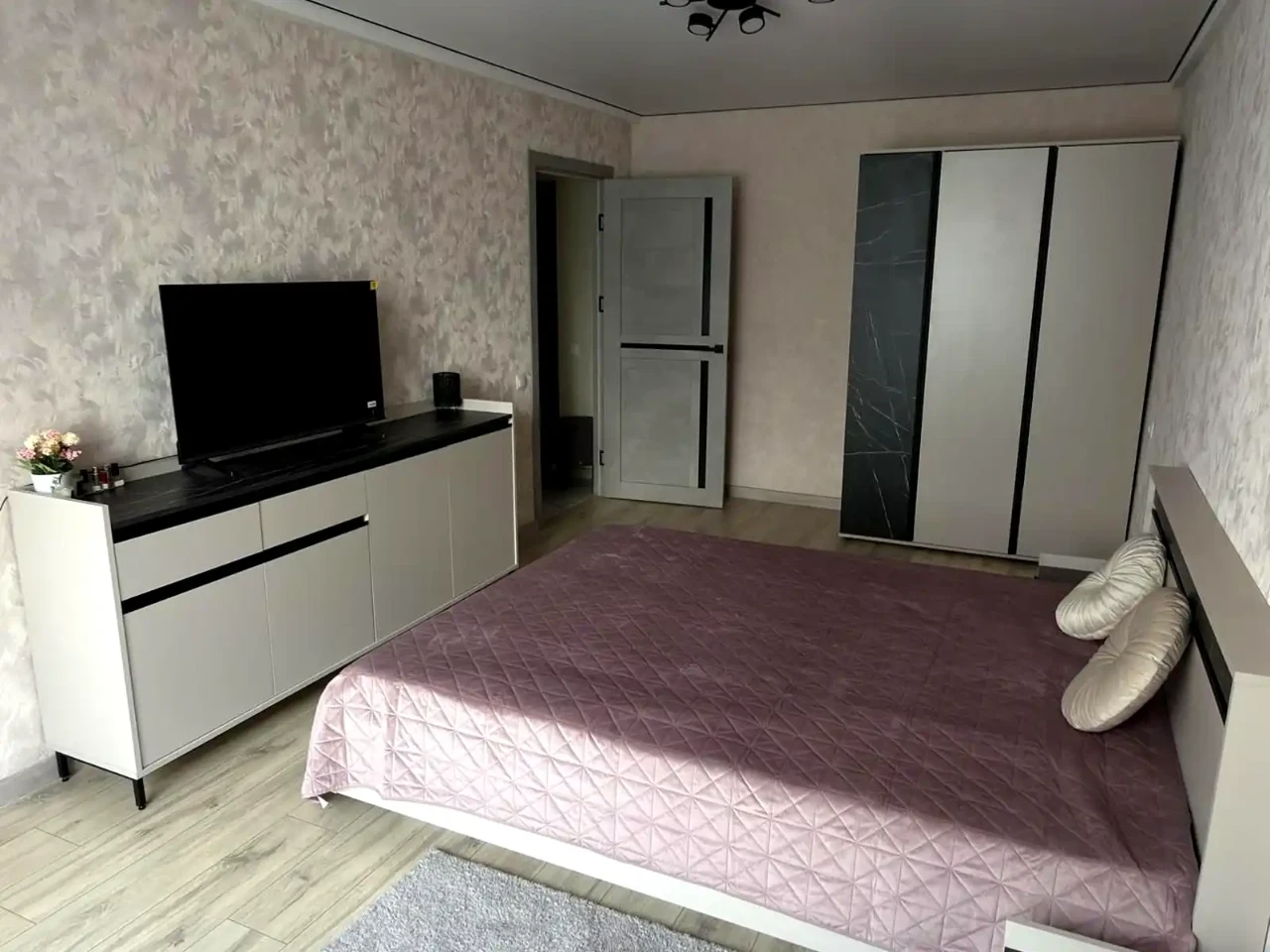 Оренда квартири 1-кімн. 32 м² 1/9 пов.