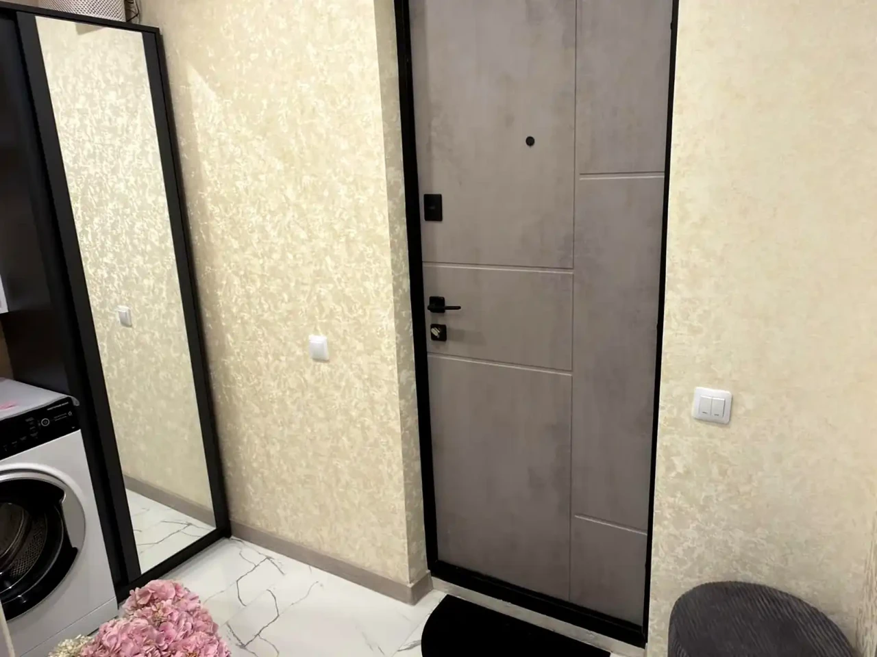 Оренда квартири 1-кімн. 32 м² 1/9 пов.