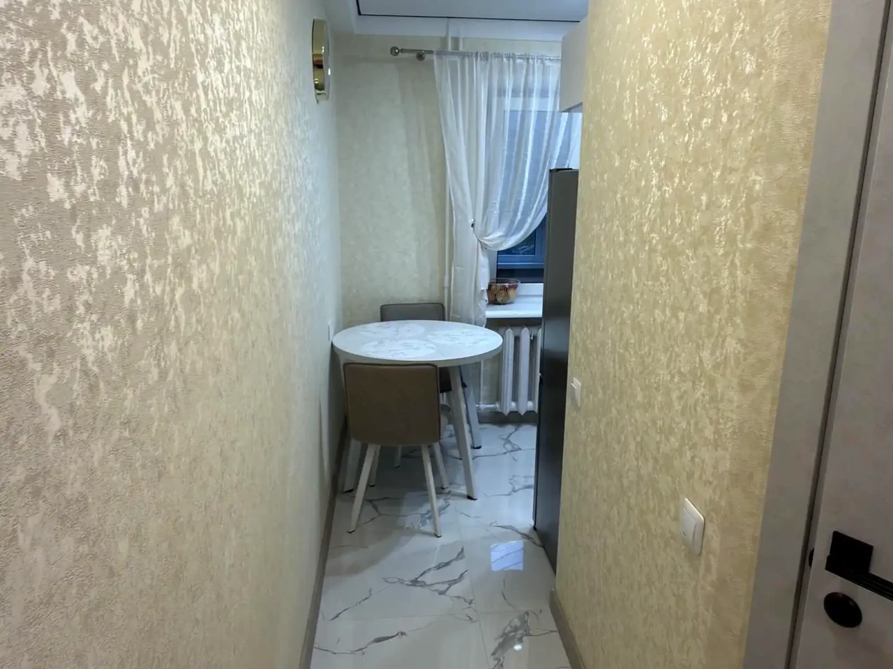 Оренда квартири 1-кімн. 32 м² 1/9 пов.