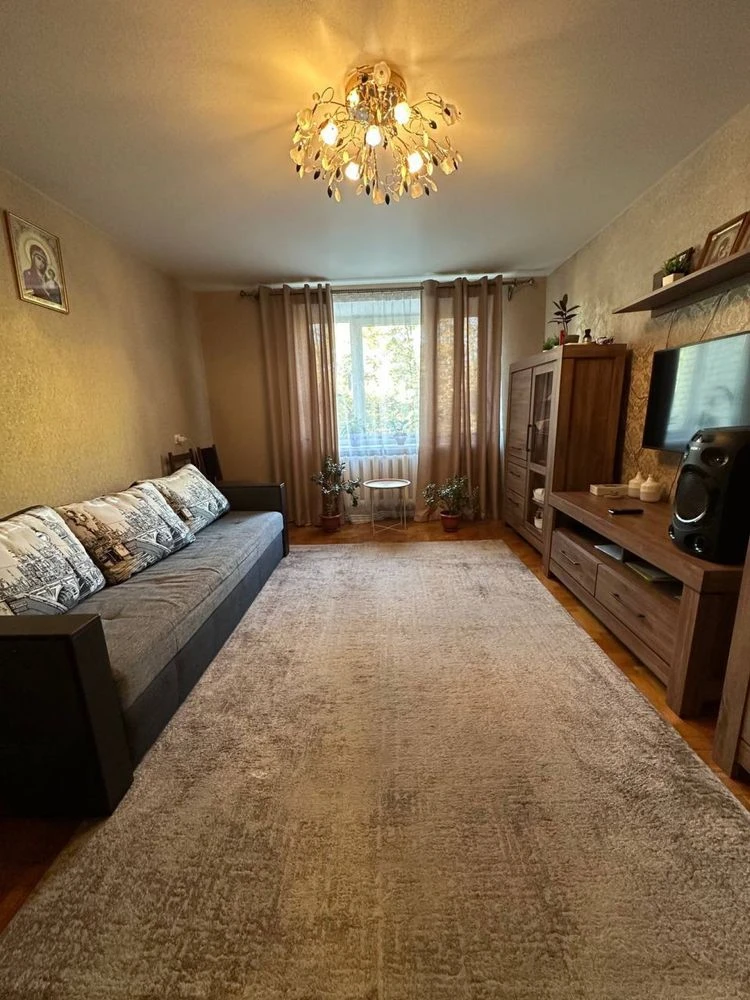 Sale of a 2-bedroom apartment on Mykolychuka Street