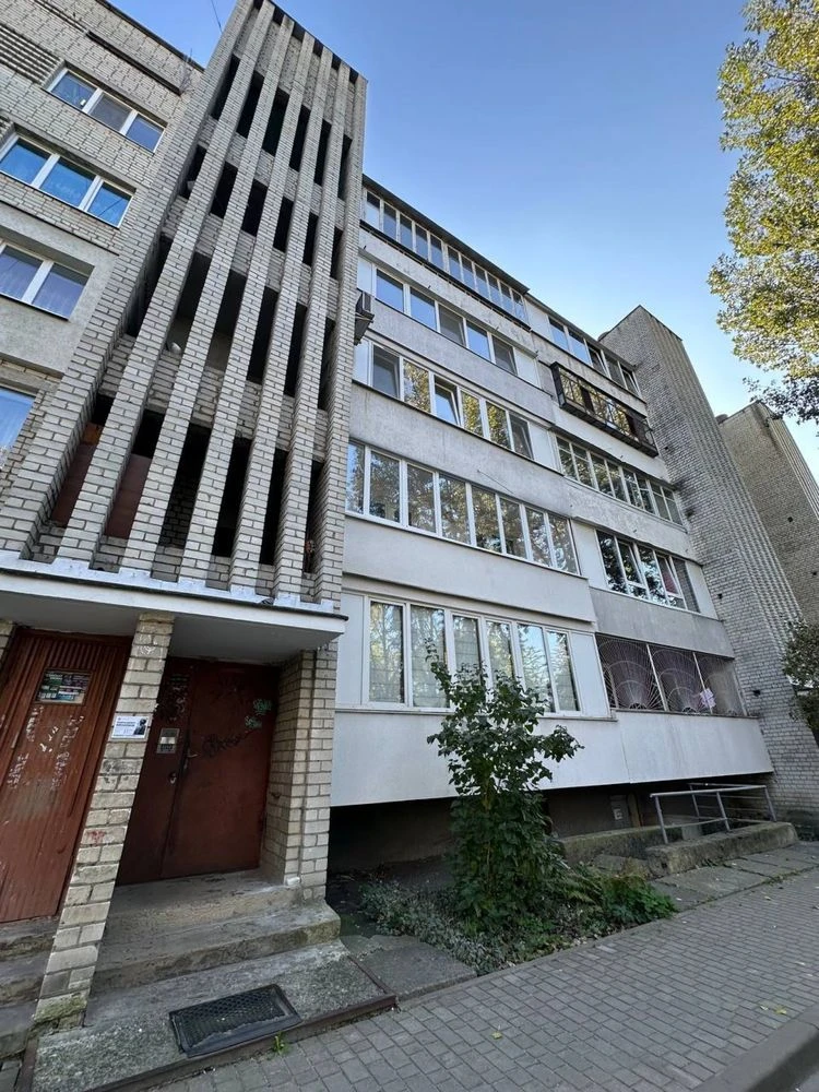 Sale of a 2-bedroom apartment on Mykolychuka Street