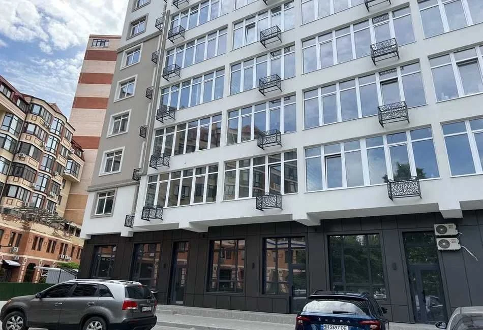 Однокімнатна квартира біля парку Перемоги, зручний район shev-0