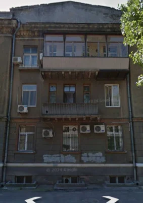 Продам сталинку в Центре. Газ и свое отопление