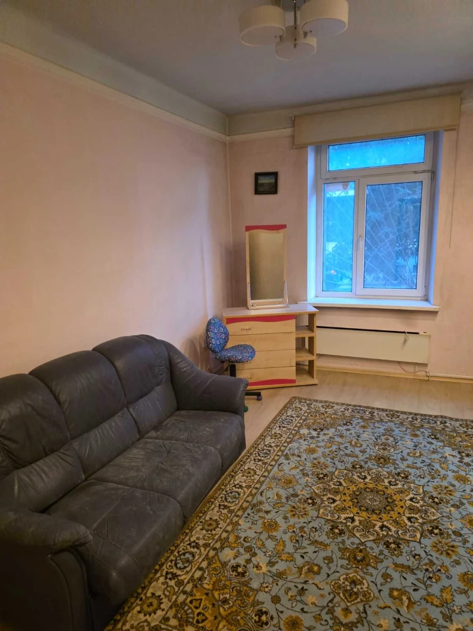 Продам сталинку в Центре. Газ и свое отопление