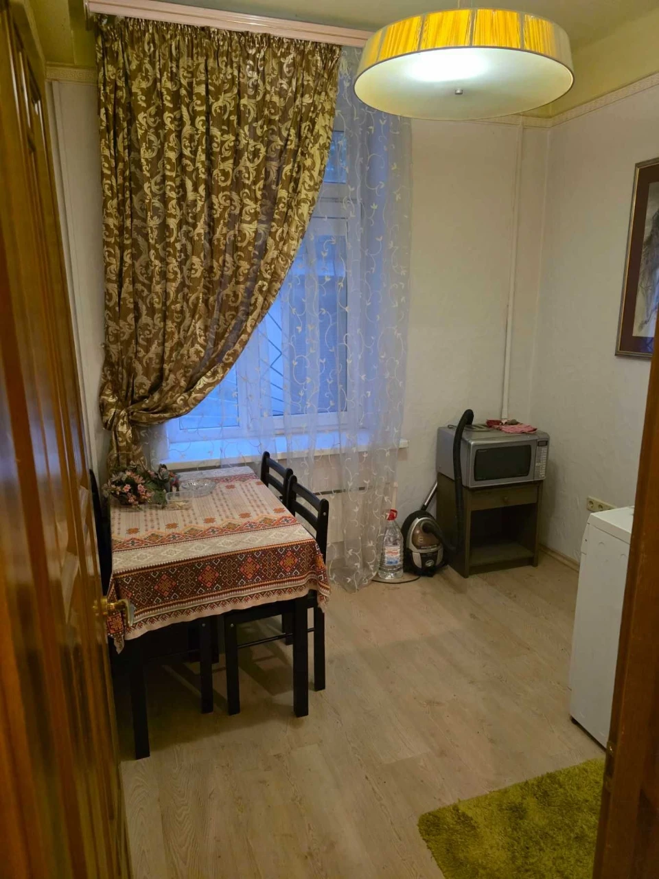 Продам сталинку в Центре. Газ и свое отопление