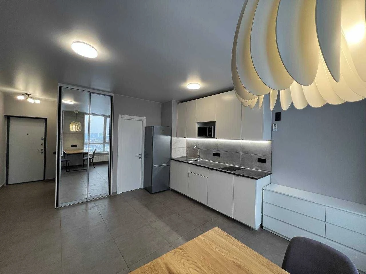 For rent, 1-room apartment in the SvitloPark complex near the city of Vydubic