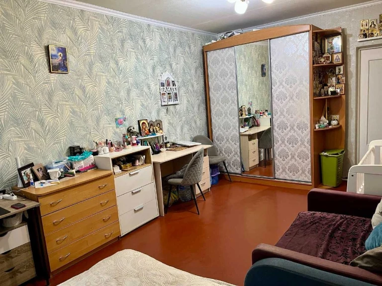 Rayduzhnyi, Shuhevich 12A 7/9 38 sq m good condition