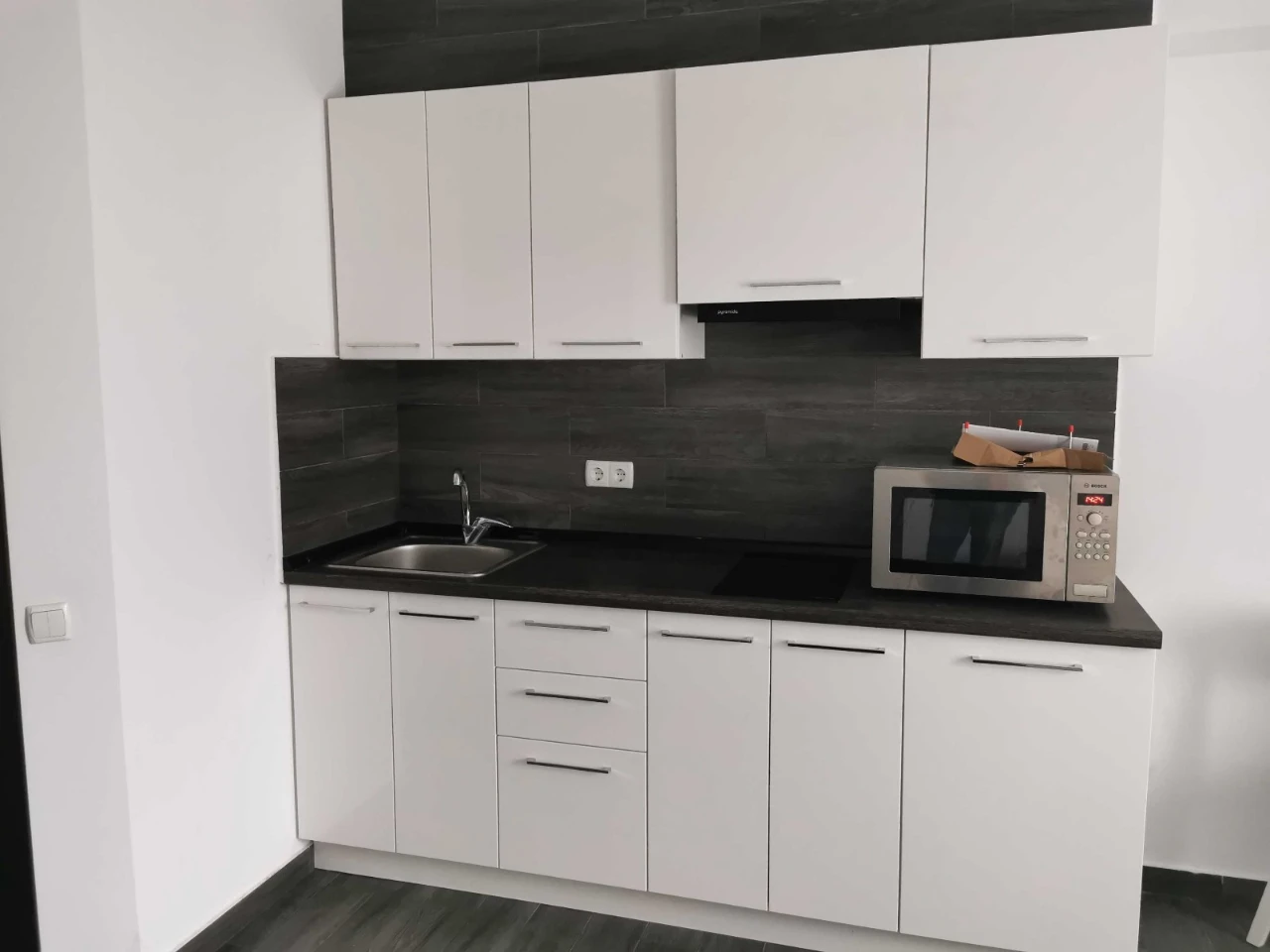 Rent a cozy smart apartment with renovation