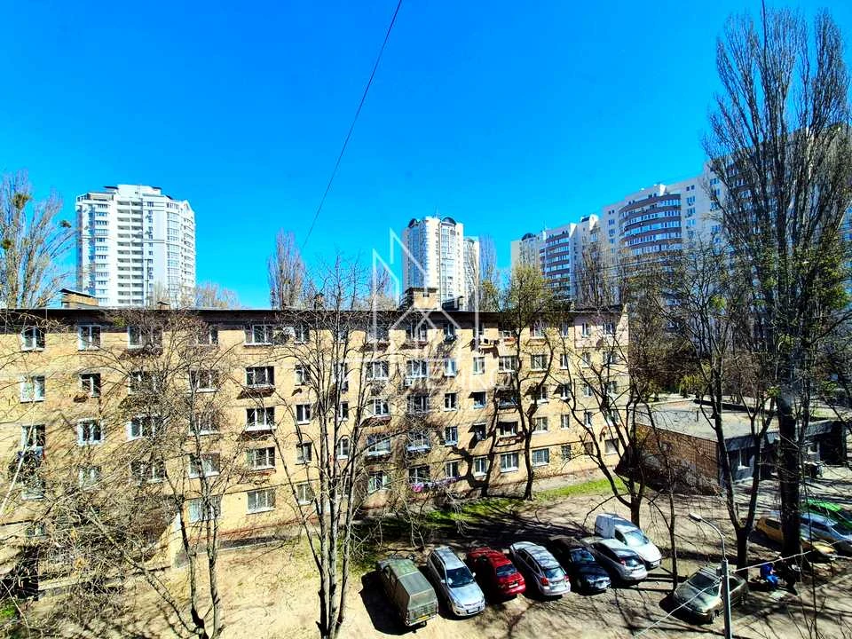 Квартира. Киев, проспект Леси