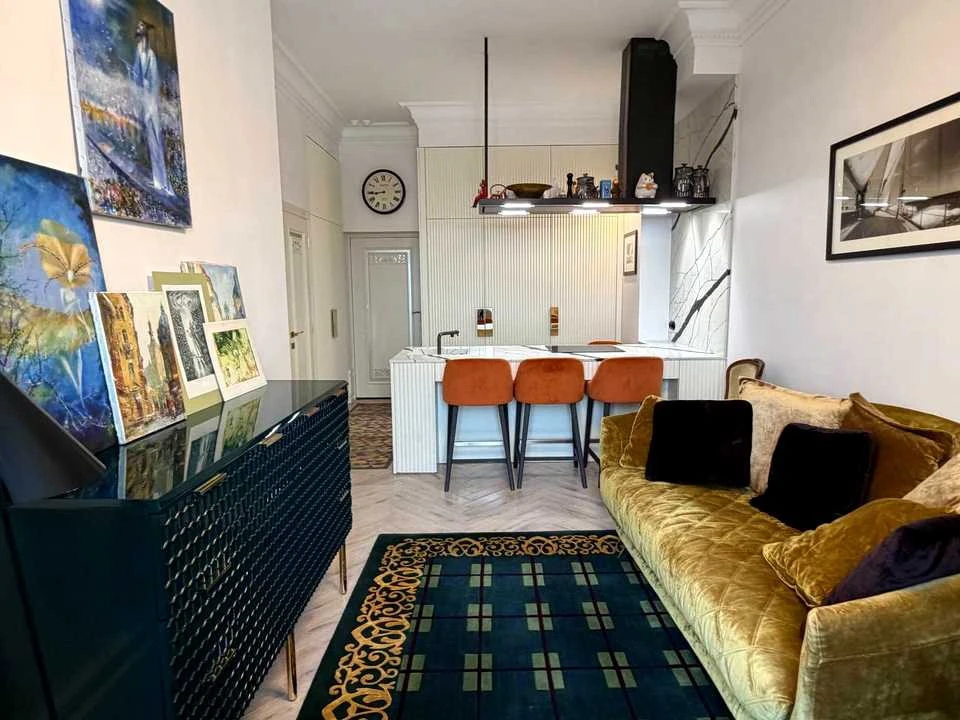 Apartment. Берестейський проспект