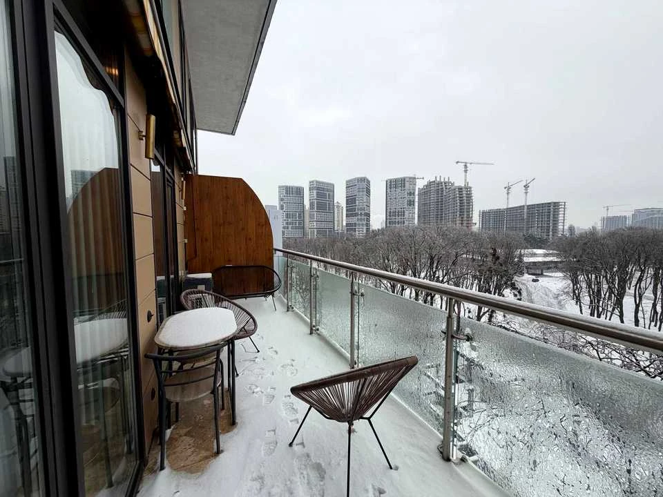 Apartment. Берестейський проспект