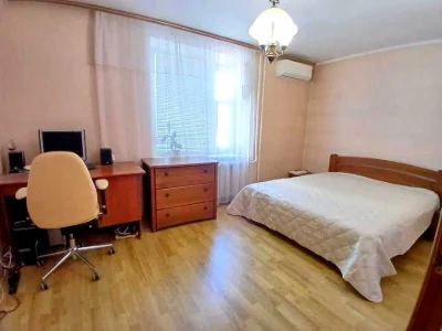 Apartment. Brotvstva Tarasivciv Str.
