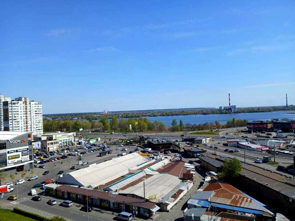 Apartment. Brotvstva Tarasivciv Str.