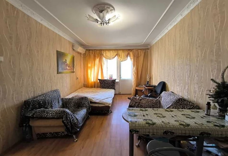 2 bedroom apartment near park on Armeyskaya shev-01