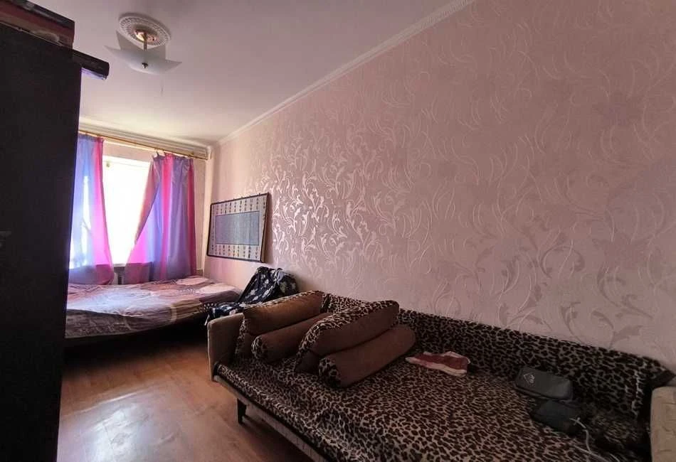 3-кімнатна квартира неподалік від парку на вулиці Армійській, Сегедська, 01