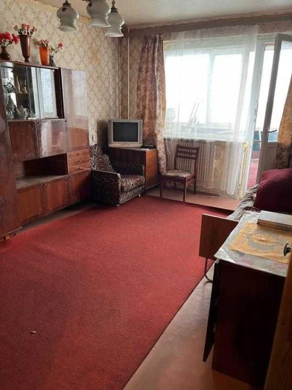 1-кімнатна квартира, покращеного планування, велика площа. Рогань
