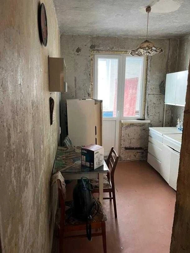 1-кімнатна квартира, покращеного планування, велика площа. Рогань