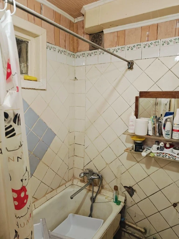 Продається недорочка 3-кімнатна квартира, Алексеївка