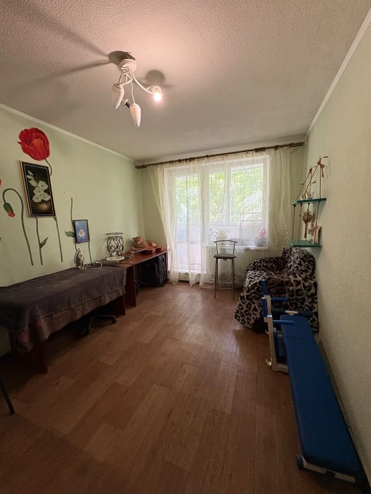 Продається 3-кімнатна квартира