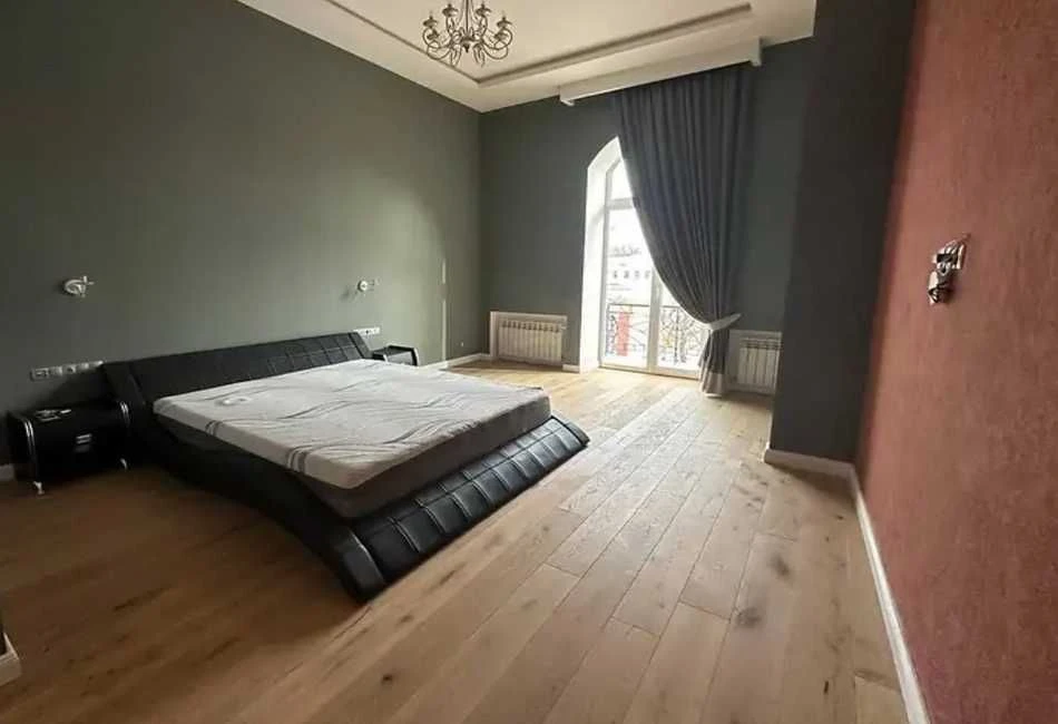 Luxury 6-room apartment in Teatralny Prospect, 320 m2