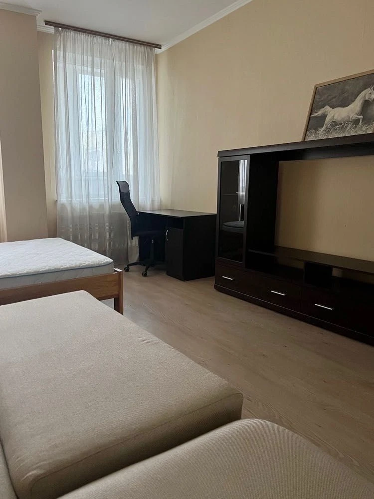 В центре, с ремонтом, новый дом. shev-03