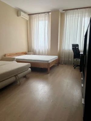 В центре, с ремонтом, новый дом. shev-03