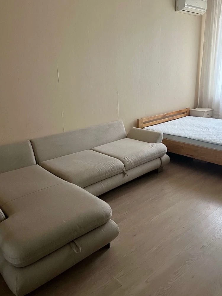 В центре, с ремонтом, новый дом. shev-03