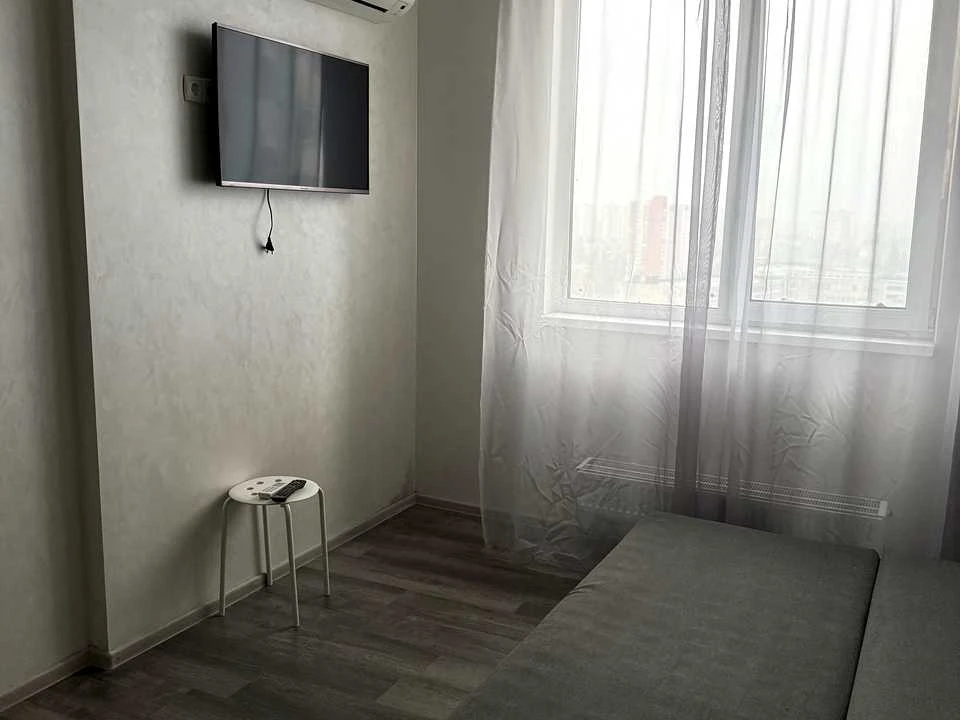 Квартира. Київ, Сім'ї Стешенків вул.