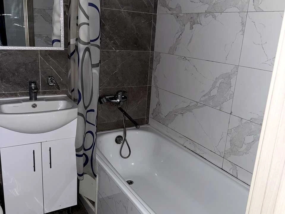 Квартира. Київ, Сім'ї Стешенків вул.