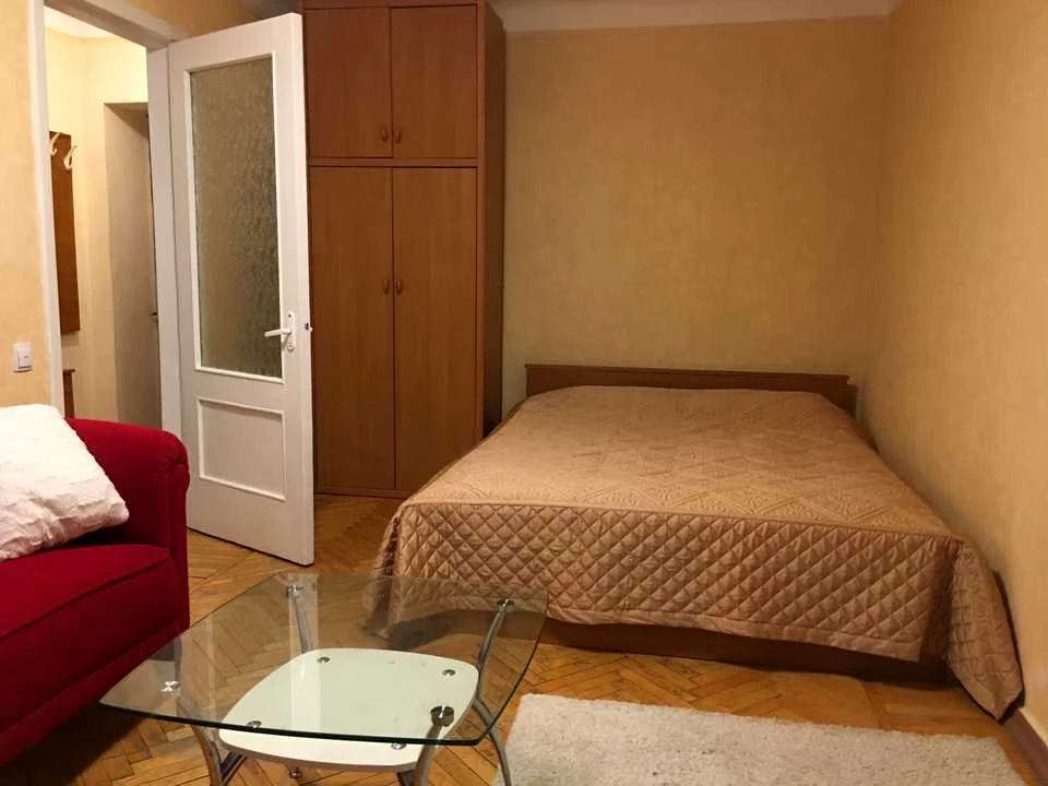 Квартира. Київ, Олеся Гончара вул.