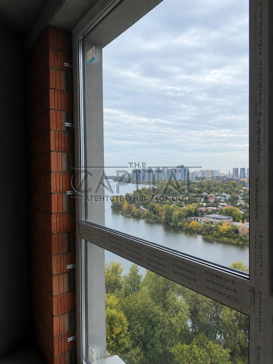 Найкраща ціна: Продаж 3-кімнатної квартири в ЖК "Зарічний", перша лінія