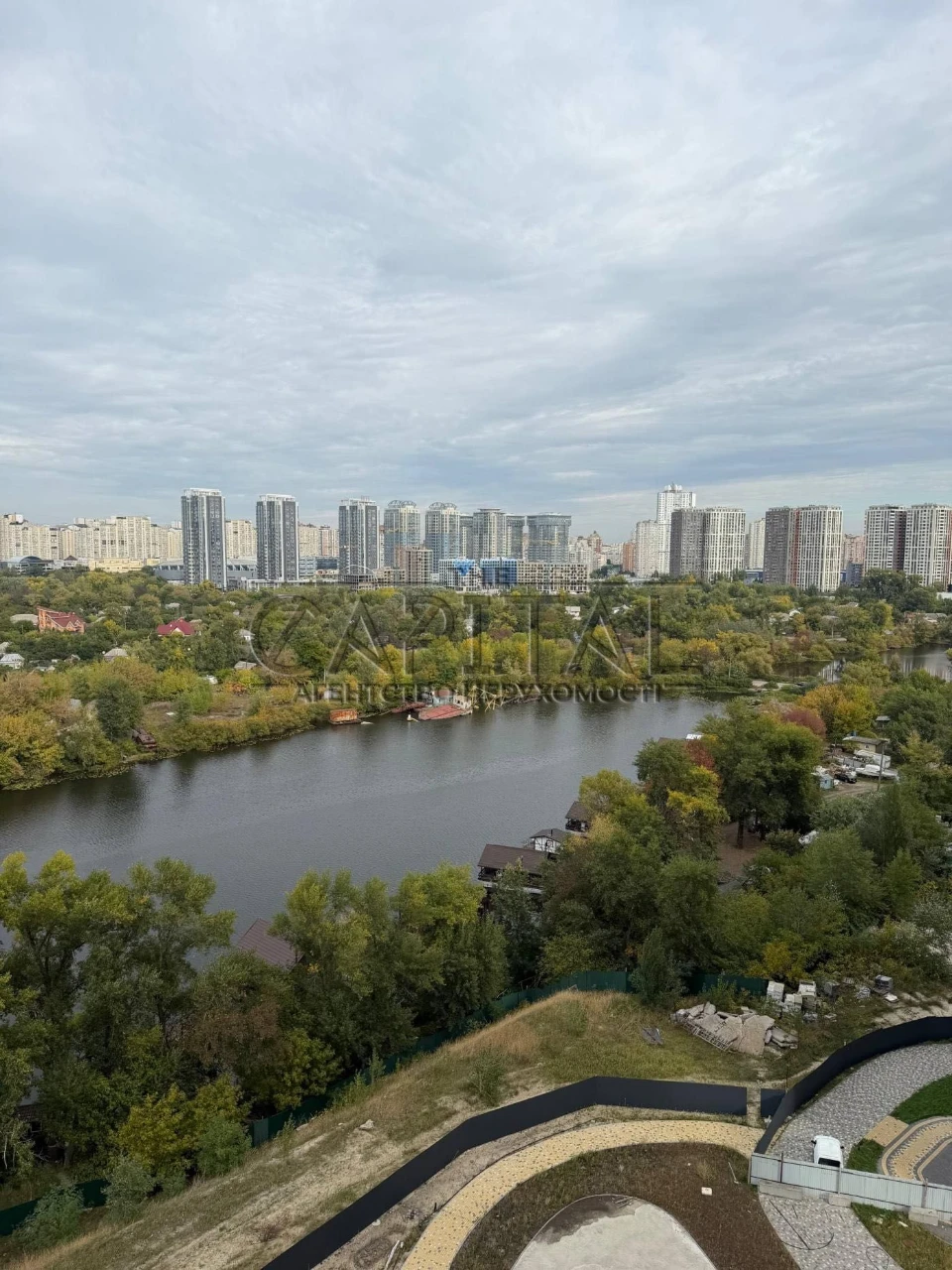 Найкраща ціна: Продаж 3-кімнатної квартири в ЖК "Зарічний", перша лінія
