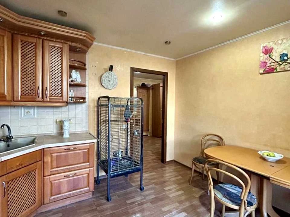 Apartment. Dnipro, Vasyl Tutyunnika st.