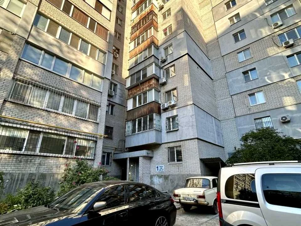 Apartment. Dnipro, Vasyl Tutyunnika st.