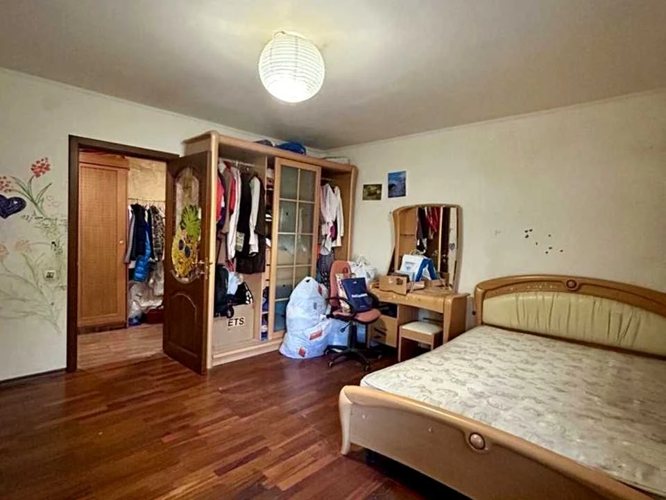 Apartment. Dnipro, Vasyl Tutyunnika st.