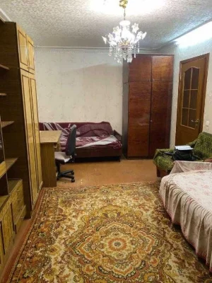 Продам 1 кімнатну квартиру поруч з метро Армійська