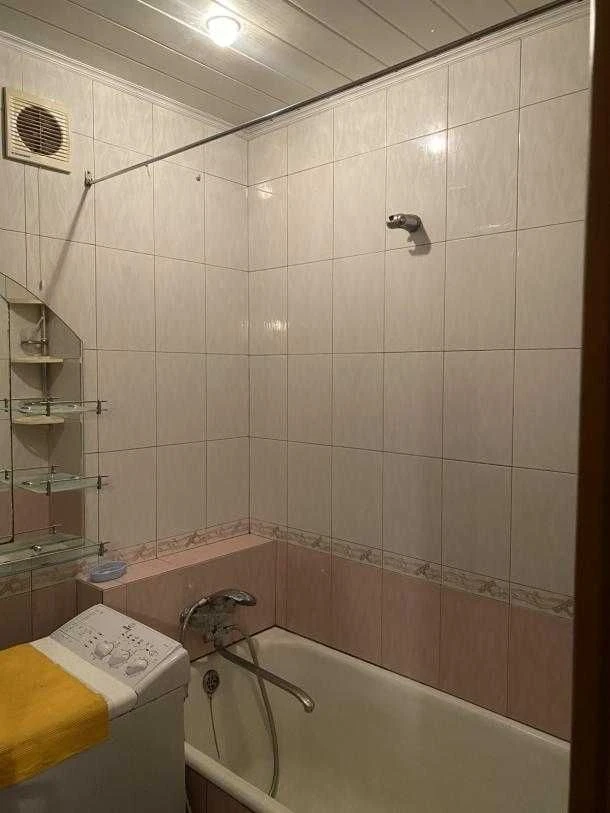 Продам 1 кімнатну квартиру поруч з метро Армійська